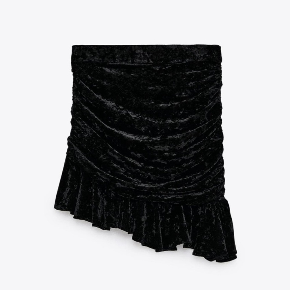 🔥 Zara Velvet Mini Skirt